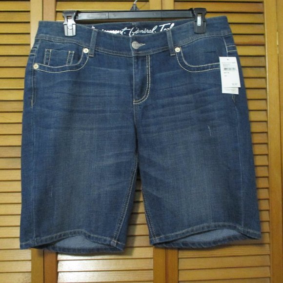 G.E.T.  NEW shorts blue denim jean shorts from Nordstrom Rack size 16W - Picture 1 of 7